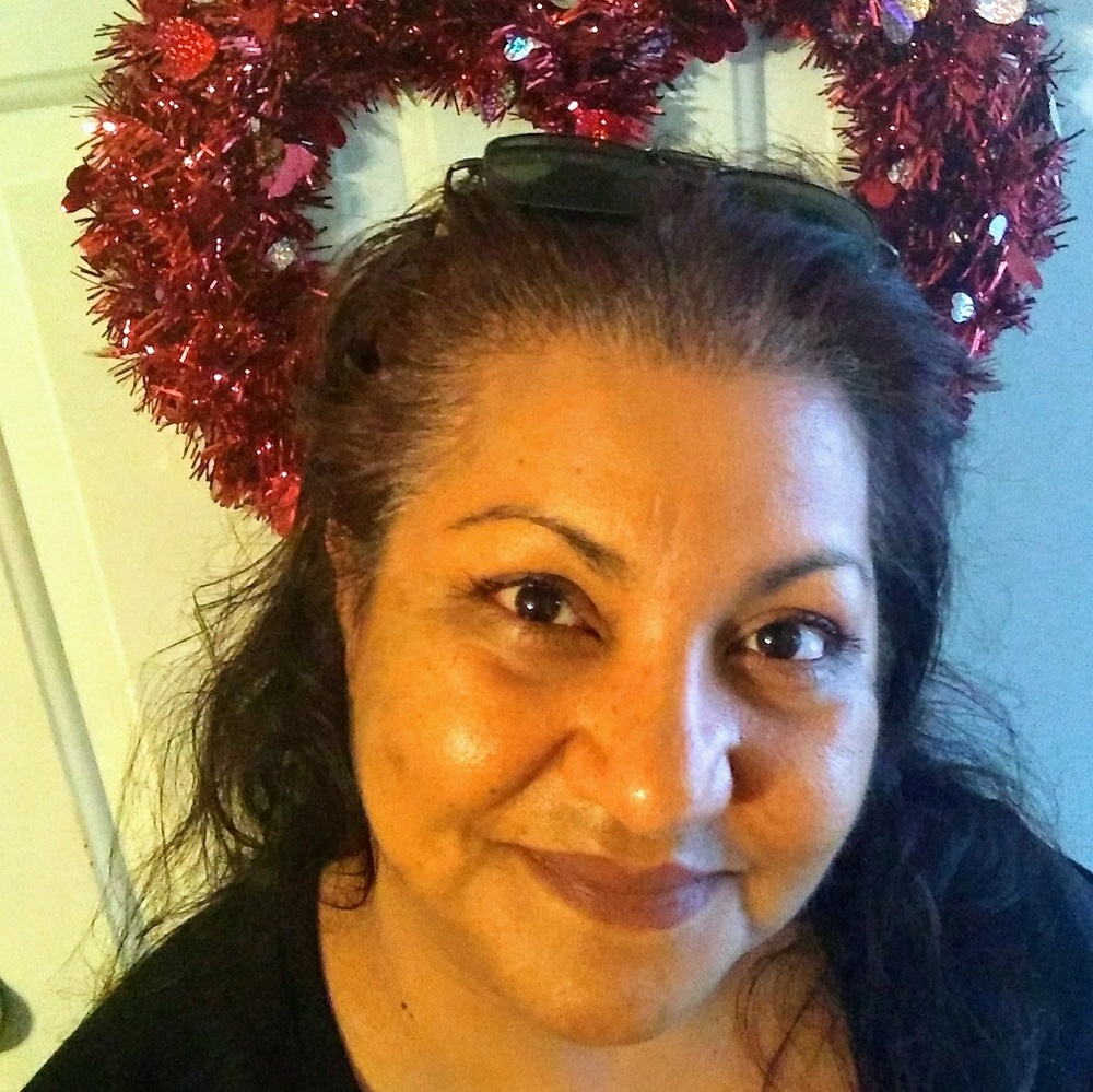 Meet your Posher, Tania aka Snflwr3